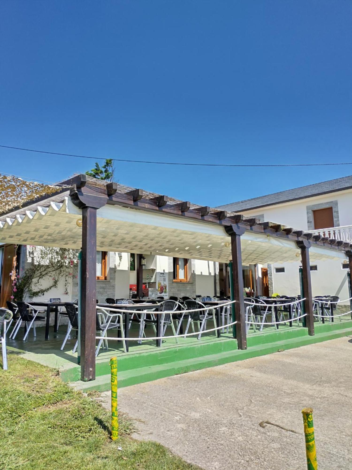 Hostal Restaurante Parajes Castropol Exterior photo
